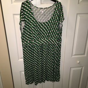 🍀Midi Dress w/ green, black, & white dots